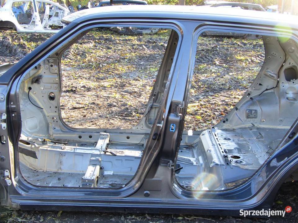 PRÓG SŁUPEK LEWY BOK ZMW SUZUKI SWIFT VI MK8