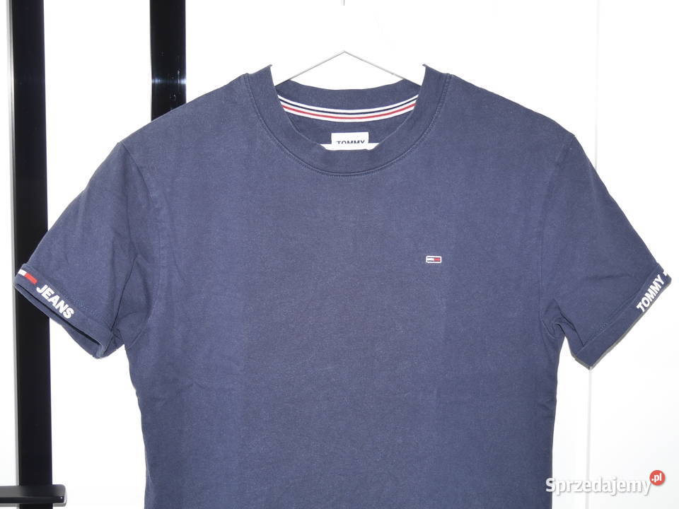 Tommy Hilfiger świetna krótsza koszulka logo 34 Inny materiał dolnośląskie Wrocław sprzedam