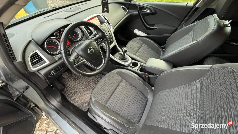Opel Astra 2015 Diesel 16 Szary Zadbany Bogate Rok produkcji 2015 Łódź