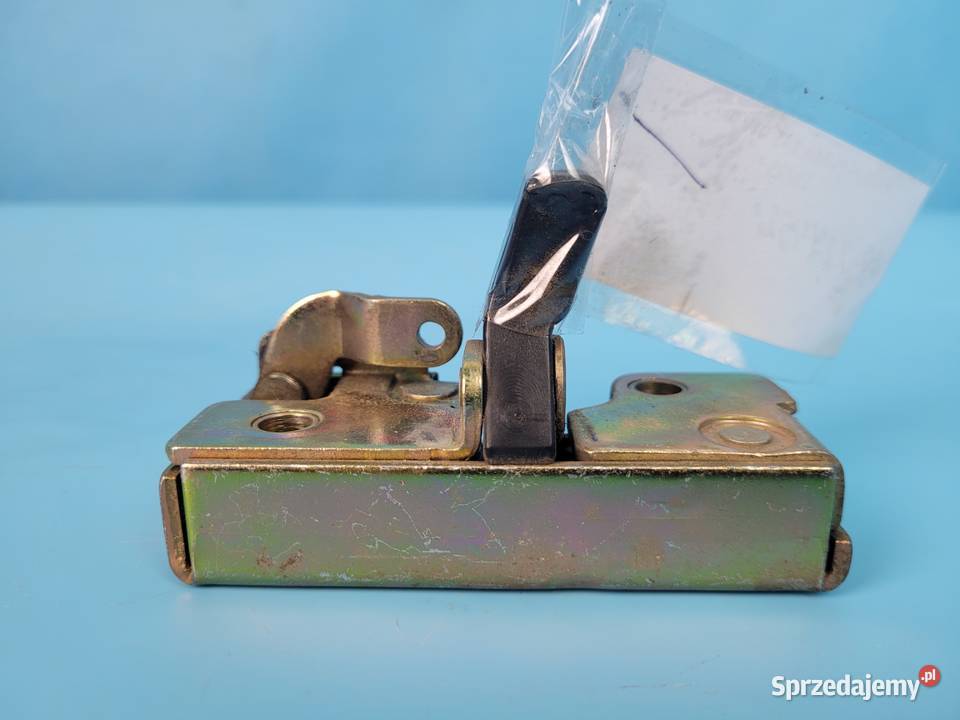 CASE IH PUMA 145 12r ZAMEK DRZWI LEWY 84227452 Kolno