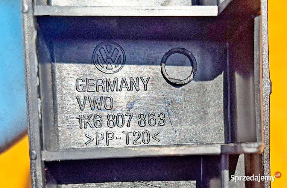 VW GOLF V ŚLIZG ZDERZAKA ŚRODKOWY TYŁ 1K6807863 osobowe Pasy przednie i tylne Pasy przednie i tylne Radom