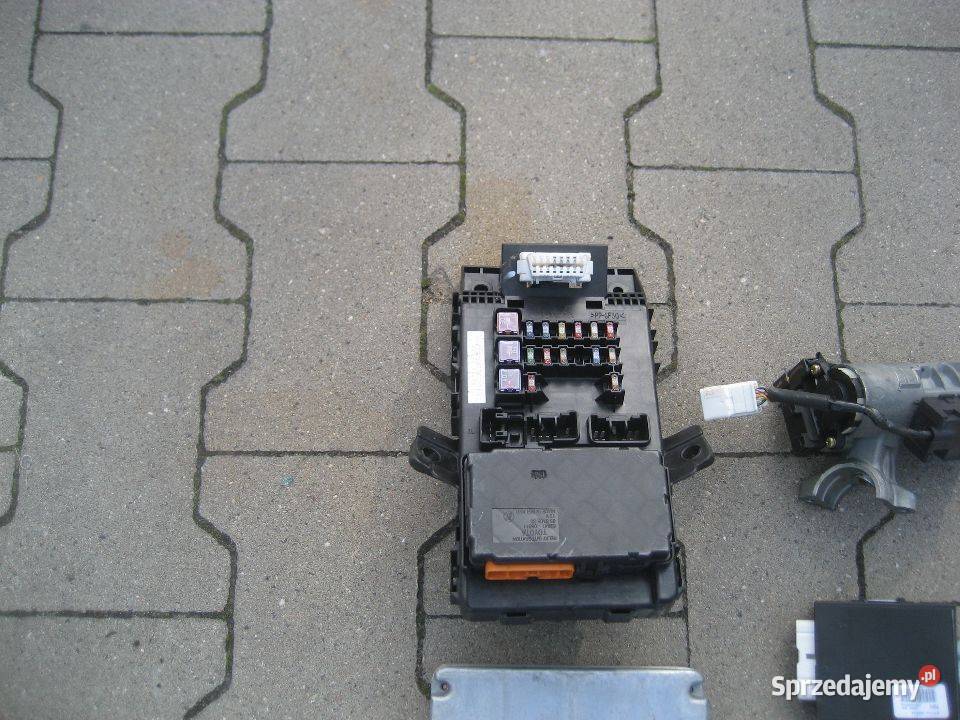 toyota avensis t22 lift 20d 0002r komputer sprzedam