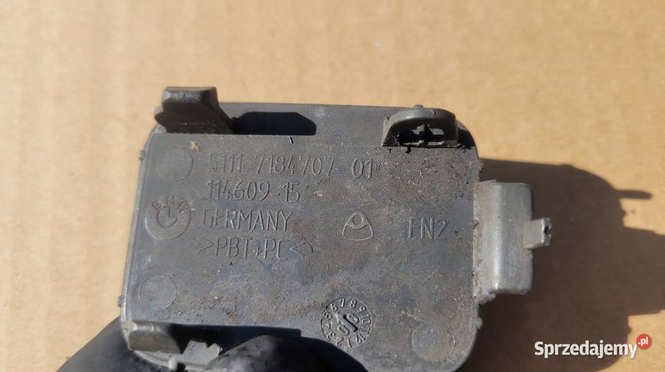 BMW 5 E60 E61 LIFT ZAŚLEPKA HAK ZDERZAK PRAWY osobowe Motoryzacja Ruda Śląska sprzedam