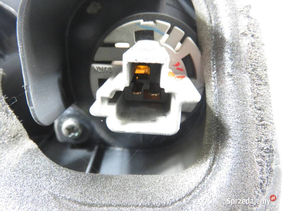 LAMPA PRAWA TYLNA TOYOTA AVENSIS VERSO M2 małopolskie