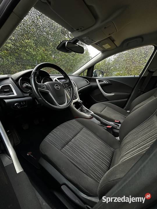 Opel Astra J 16 zwykła benzyna Klima 167 radio Puławy