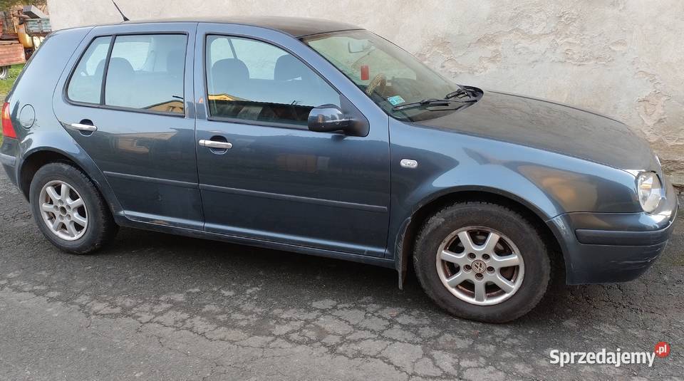 Volkswagen Golf 16dm3 105 2001r benzyna Świdnica
