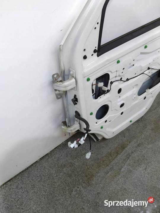 DRZWI PRAWE PRZÓD BIAŁE Piaggio Porter II 2021 świętokrzyskie