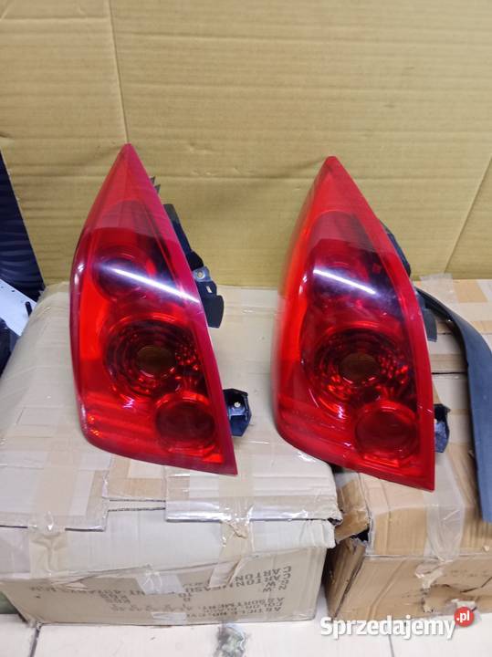 Nissan Primera P12 lampy tylne lewa wersja Kamieniec Wrocławski