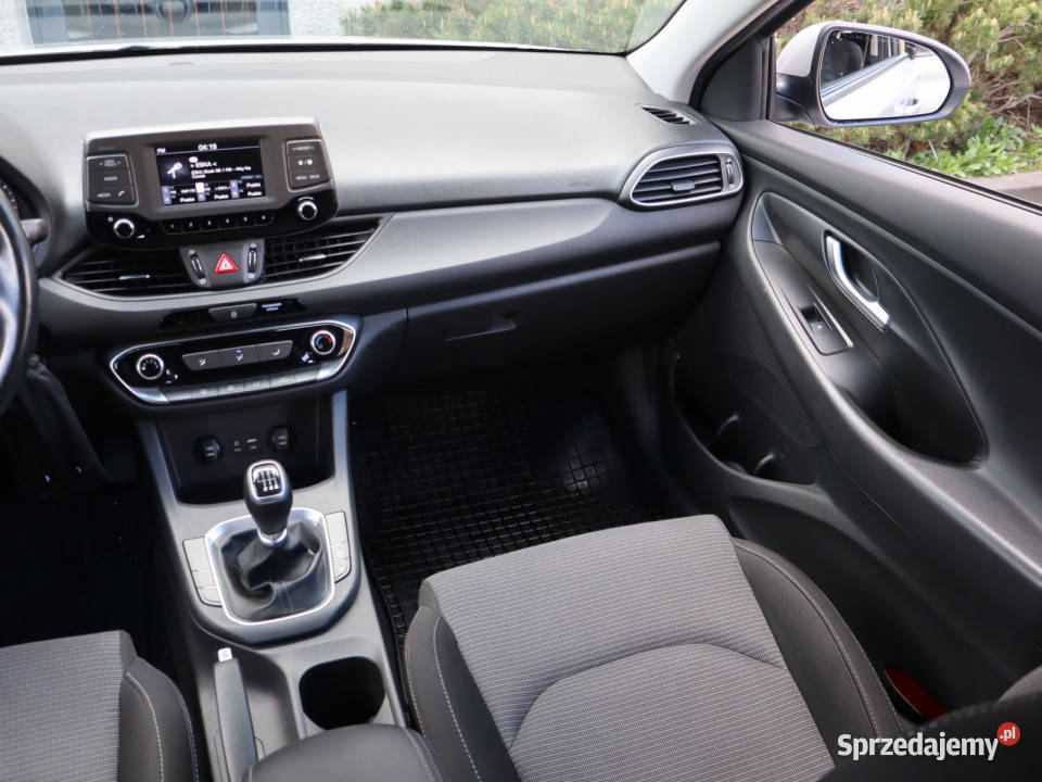 Hyundai i30 10 TGDI asystent pasa ruchu Katowice