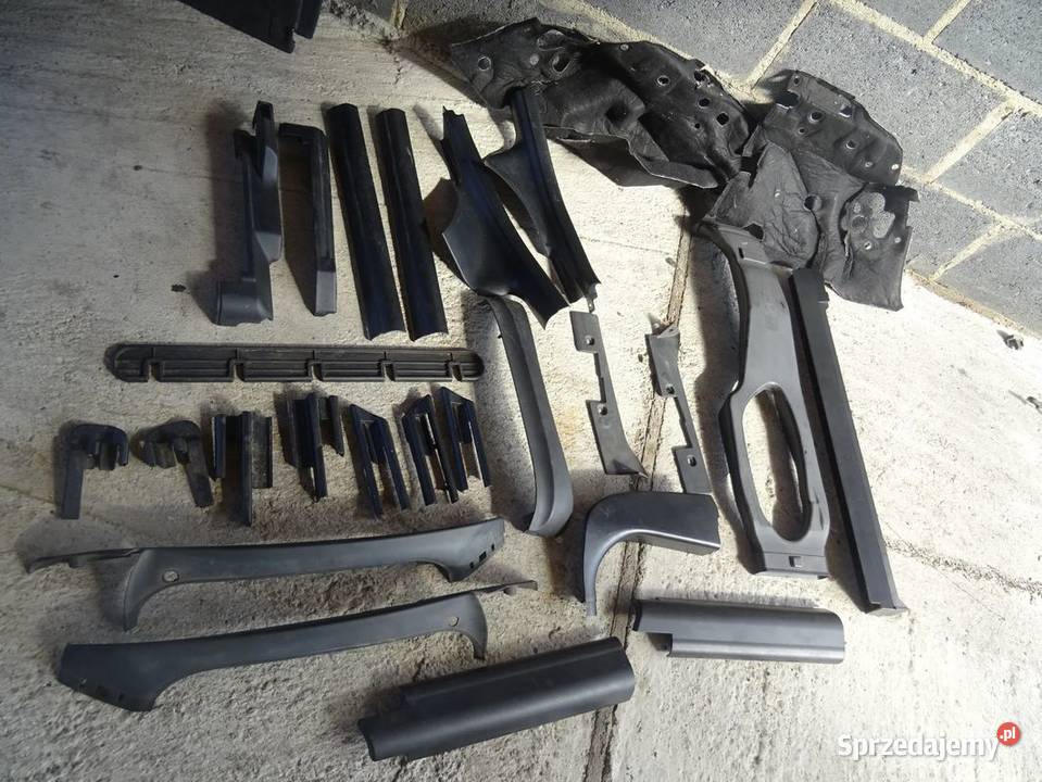 BMW E60 E61 tapicerka wykładzina boczek listwa