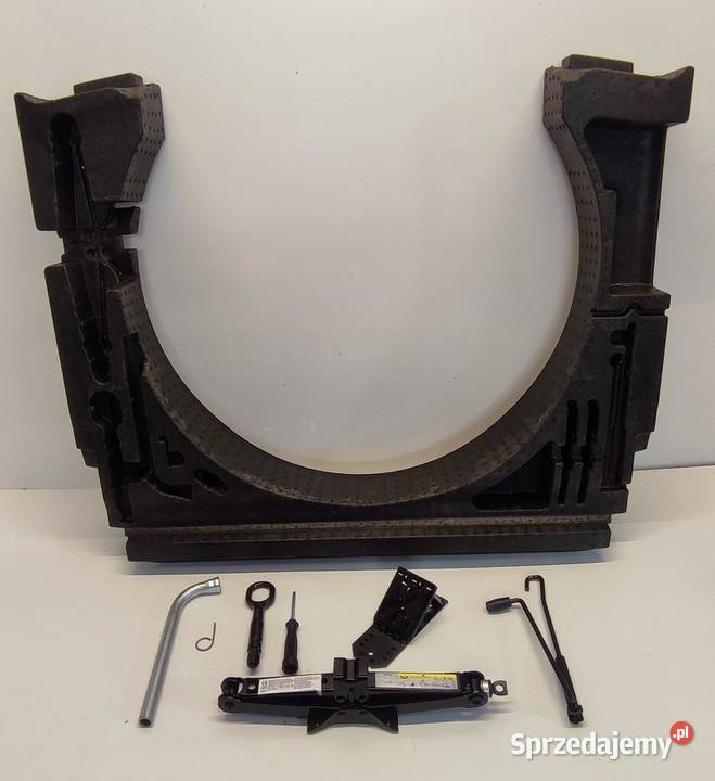 VW TIGUAN II STYROPIAN BAGAŻNIKA LEWAREK