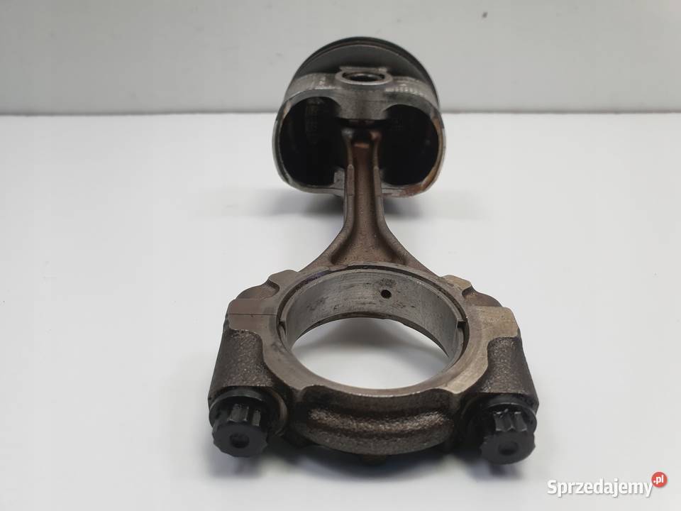 Toyota Yaris III 15 H HYBRID TŁOK KORBOWÓD 1NZ osobowe lubelskie Chełm sprzedam