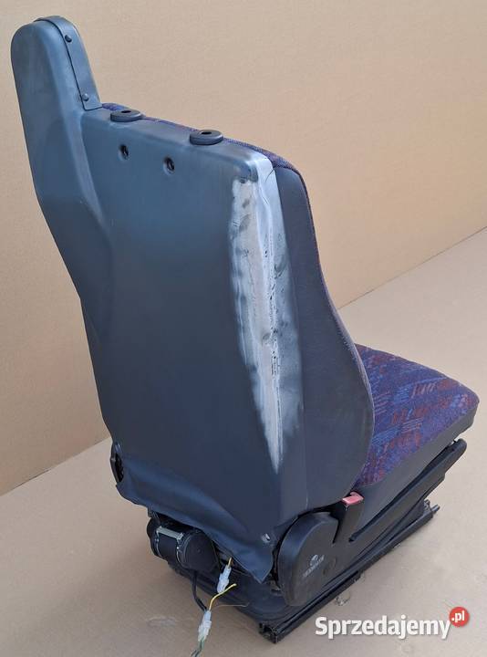 MERCEDES ATEGO FOTEL KIEROWCY LEWY PNEUMATYCZNY Bieleń