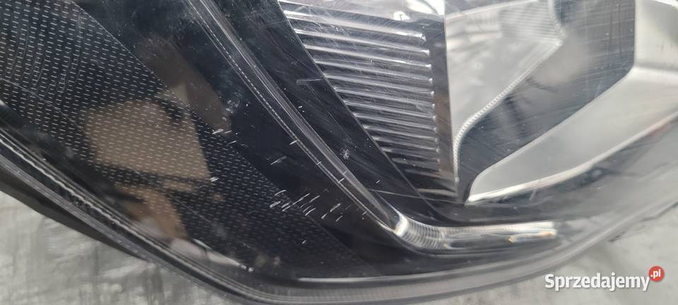 LAMPA PRAWA REFLEKTOR PRAWY FORD FOCUS MK4 18 Ruda Śląska