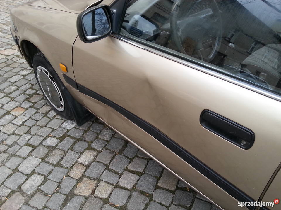 Toyota Carina II 1988r sedan bęzynaLPG hak Wrocław