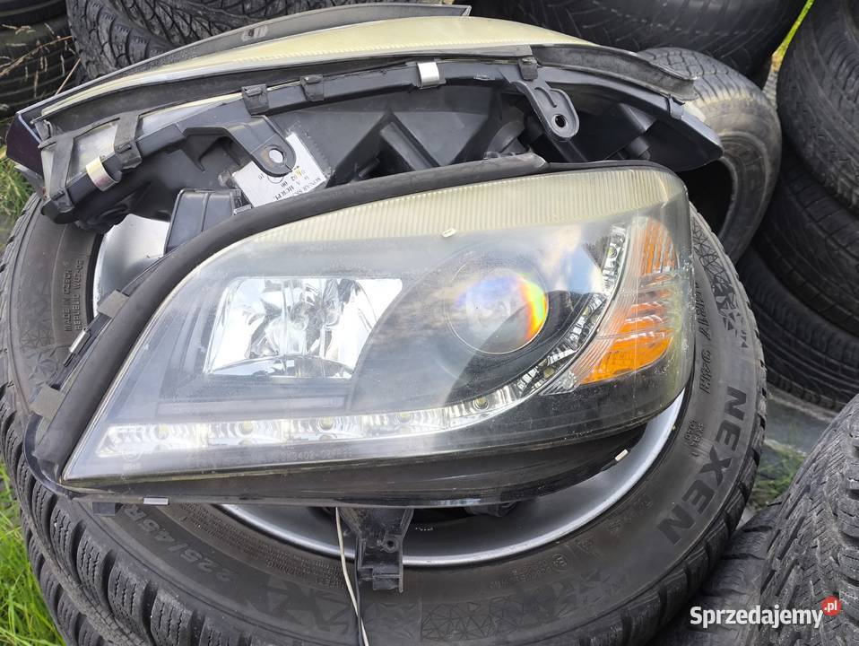 Lampy przód Opel Zafira A Xenon Led osobowe