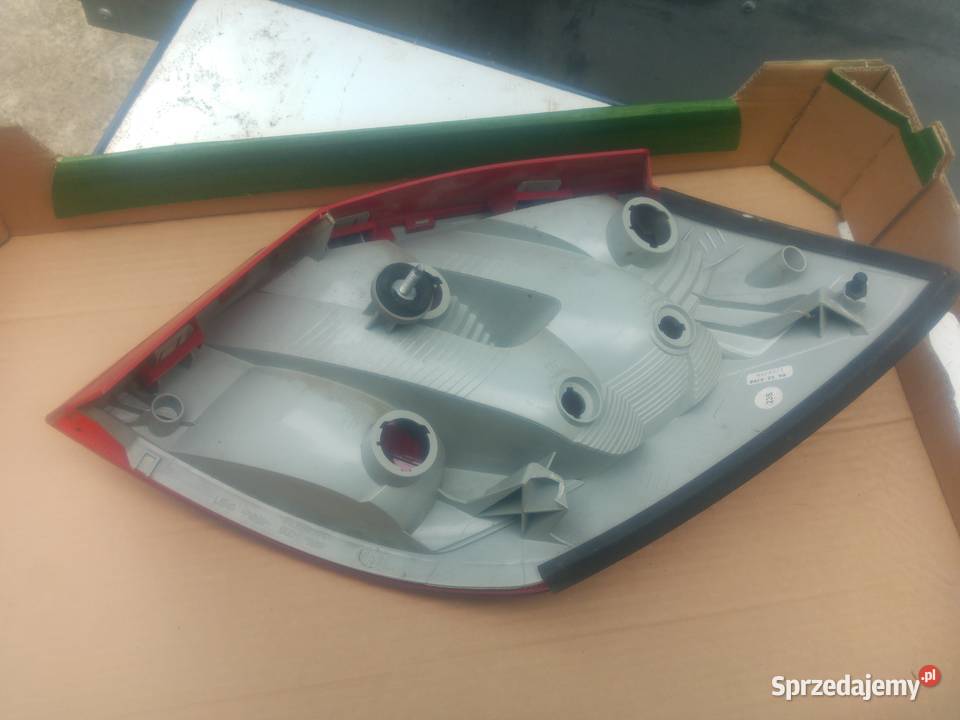 5J6945111Skoda Fabia II lampa tylna tył L Dębno