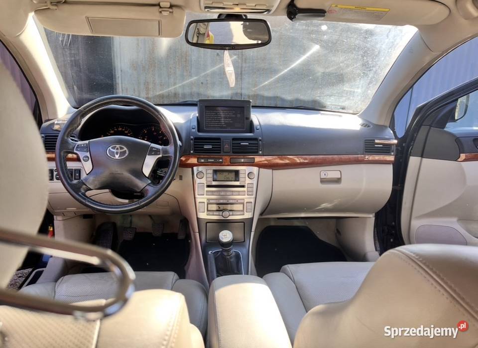 Samochód osobowy Toyota avensis limuzyna manualna Toyota pomorskie sprzedam