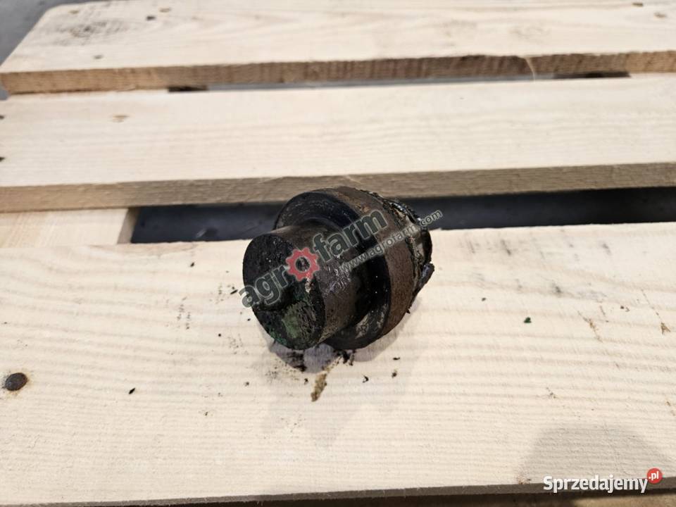 Sworzeń zwrotnicy dolny John Deere 7800 7700 dolnośląskie Byków