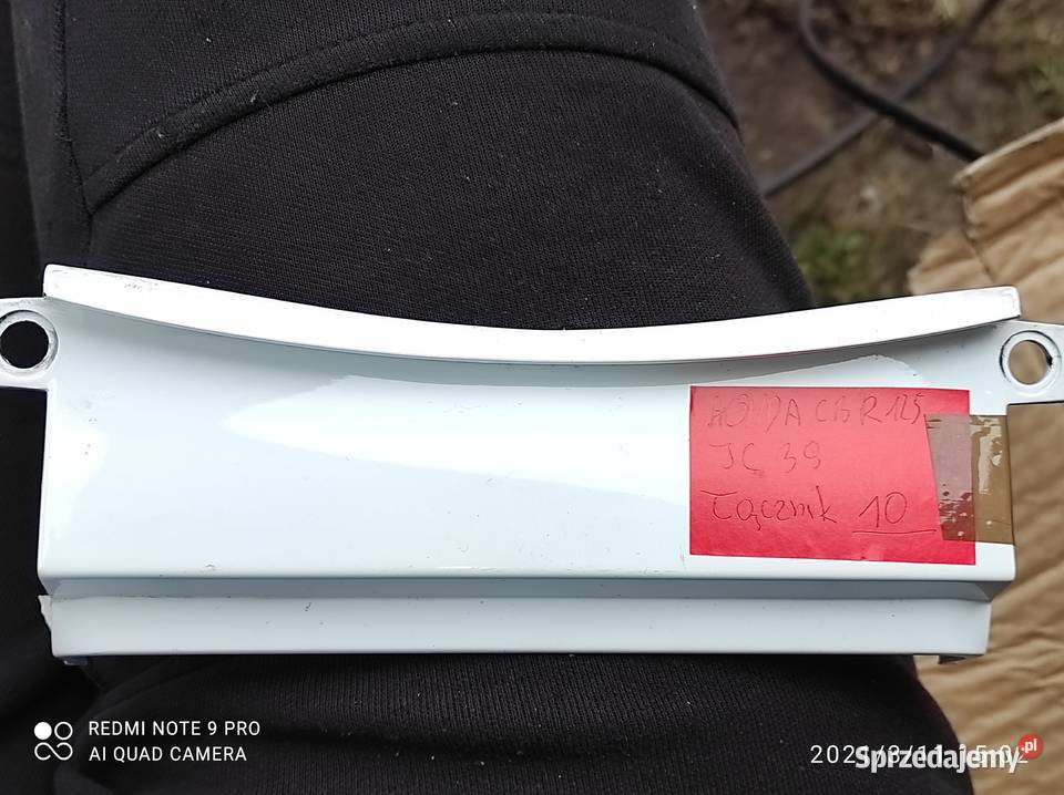 Honda CBR 125 JC 39 łącznik owiewek plastik sprzedam