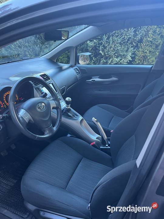 Zadbany Bezwypadkowy Hatchback Auris Włoszczowa sprzedam