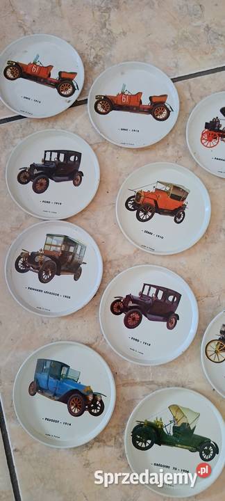 Spodki talerzyki kolekcjonerskie z motywem