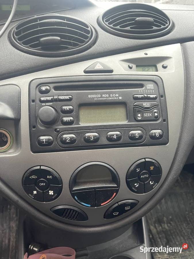 Ford Focus mk1 sedan stan Przystajń