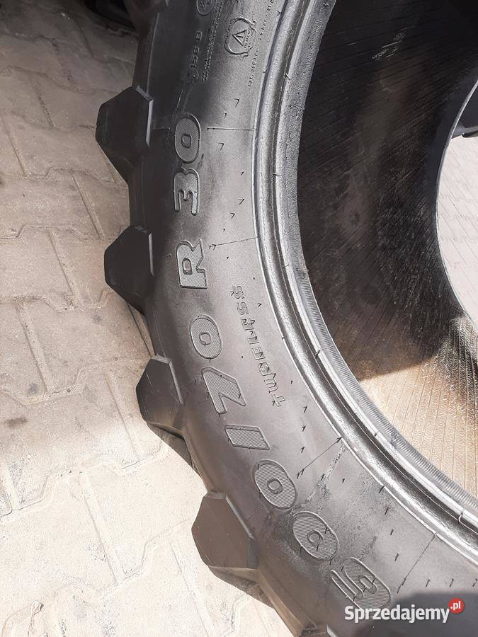 2x Opona używana rolnicza 60070R30 TRELLEBORG Opony rolnicze Zaścianki