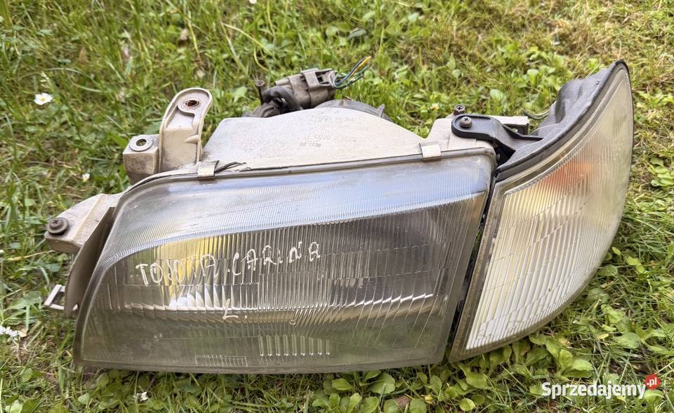 Toyota carina e lampa lewa kierunkowskaz Oborniki Śląskie sprzedam