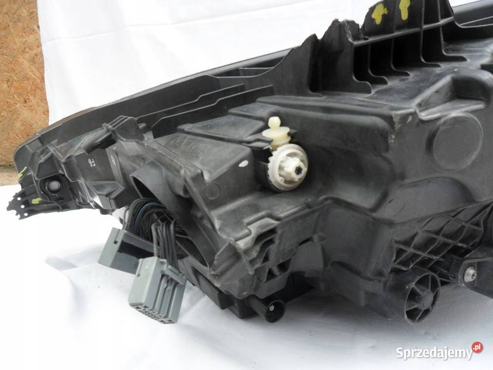 Volvo S60 V60 reflektor prawy przedni lampa Lampy przednie Nowy Tomyśl