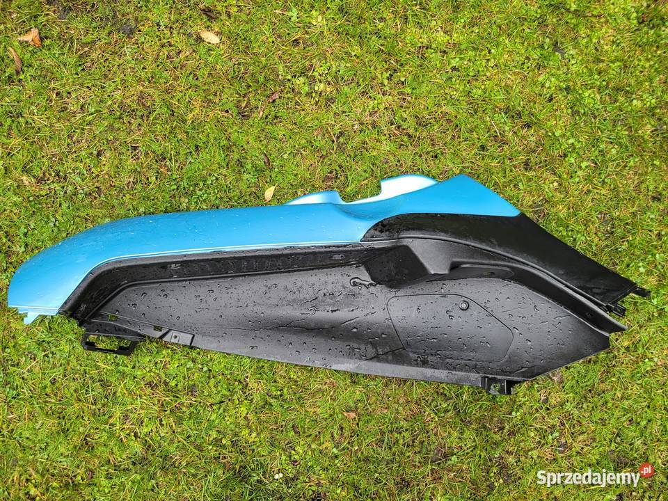 plug bok owiewka prawa Piaggio MP3 125 500 Piła