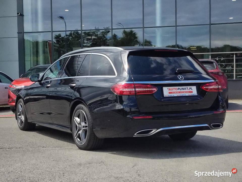 MercedesBenz Klasa E 2021r Hak Multibeam Temp Rok produkcji 2021 Kraków