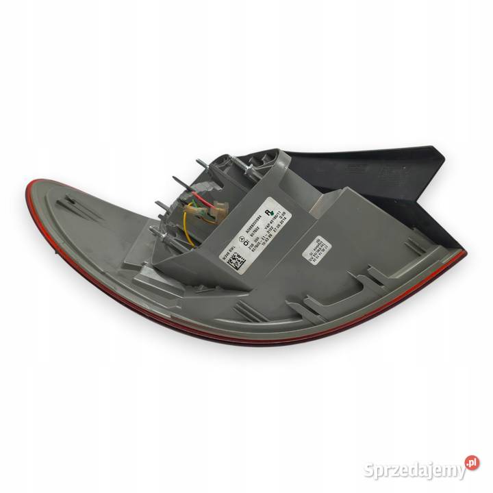 LAMPA PRAWA Mercedes W246 tylna tylnia prawy tył Chełm