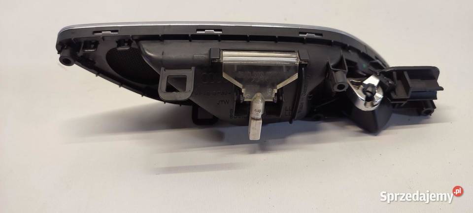 AUDI Q3 8U KLAMKA DRZWI LEWY TYŁ 8U0839019C Klamki sprzedam