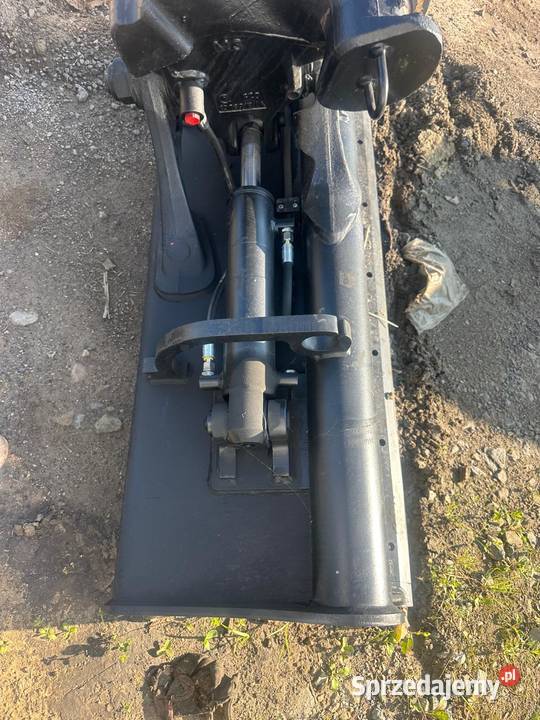 Łyżka skarpowa hydraulicznie uchylna skosowana