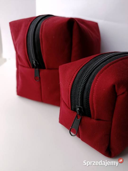 Kosmetyczka duża materiałowa czerwona zestaw Konin sprzedam