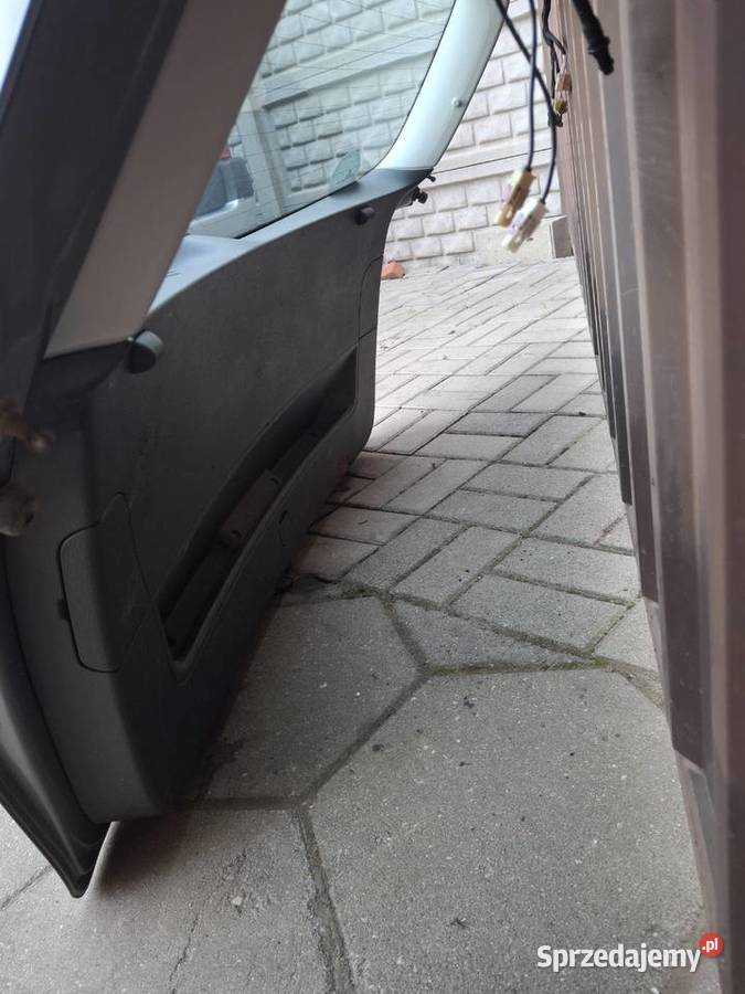 Klapa tył golf 6 plus kod lakieru LA7T osobowe sprzedam