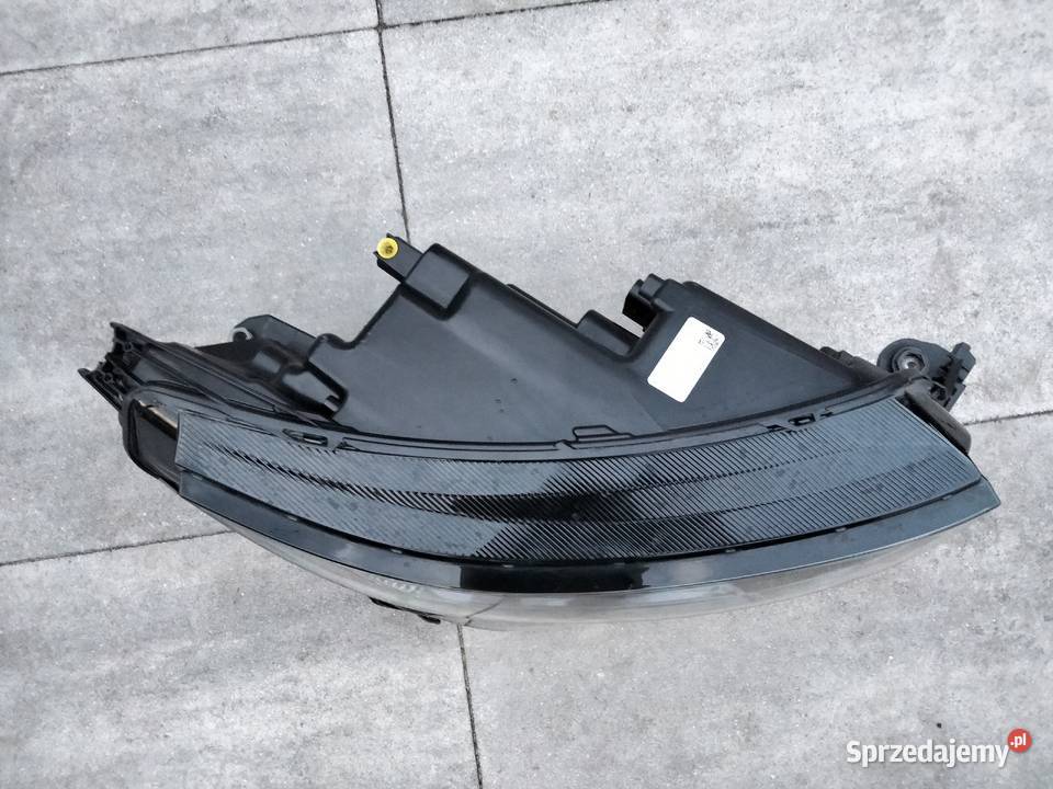 LAMPA praw prawy PRZÓD PRZEDNIA full led skoda Rok produkcji 2021 lubelskie Puławy