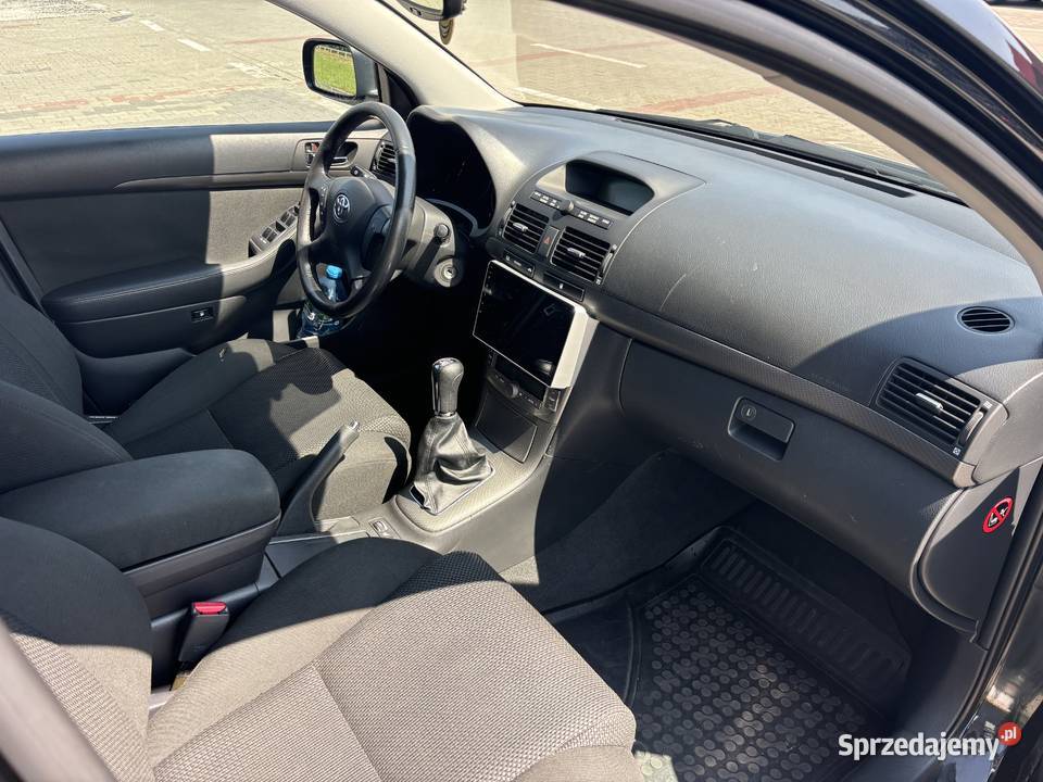 Toyota Avensis 18 benzyna kombi T25 11500zl do relingi dachowe łódzkie