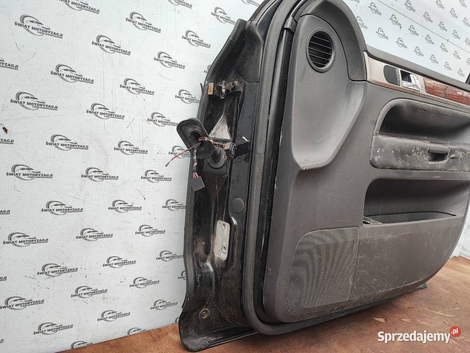 VW TOUAREG I 7L 04r drzwi prawe przód 130 osobowe Kielce