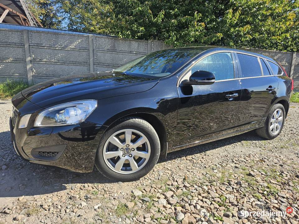Volvo V60 16TB T4 180 Klimatronik Parktronik hak lubelskie Prawiedniki