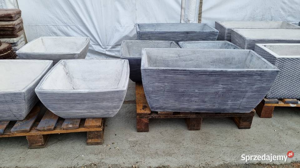 DB026 donica betonowa koryto ścięte prążkowane