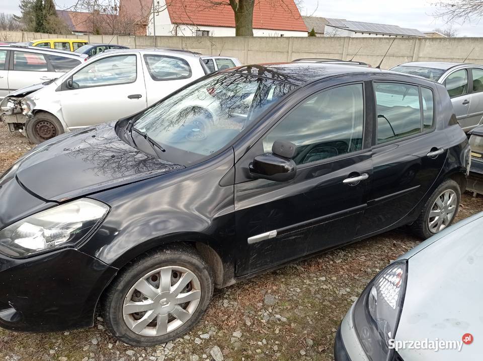 Renault Clio III 11 55 kW 2010 r dawca części Szklarka Myślniewska