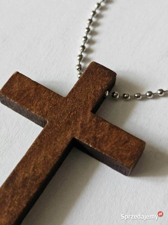 Krzyżyk drewniany na łańcuszku ręcznie robiony Suchedniów