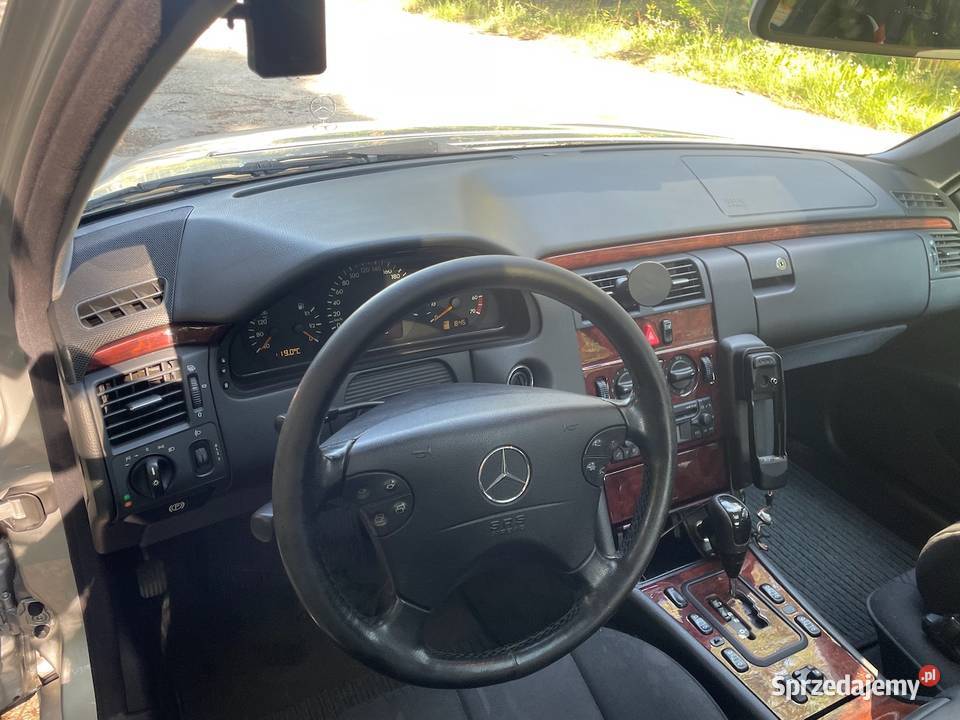 MercedesBenz E W210 20 Mercedes kompressor bez światła przeciwmgielne Stalowa Wola sprzedam