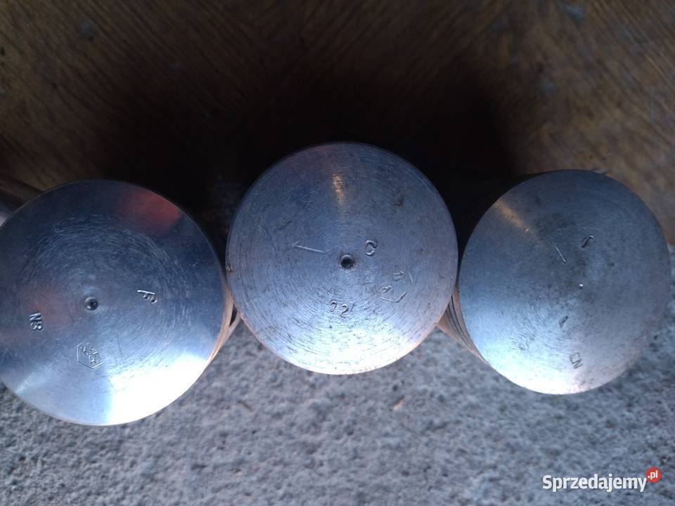 Tłoki do Syreny nowe oryginalne 3 sztuki osobowe Tłuszcz