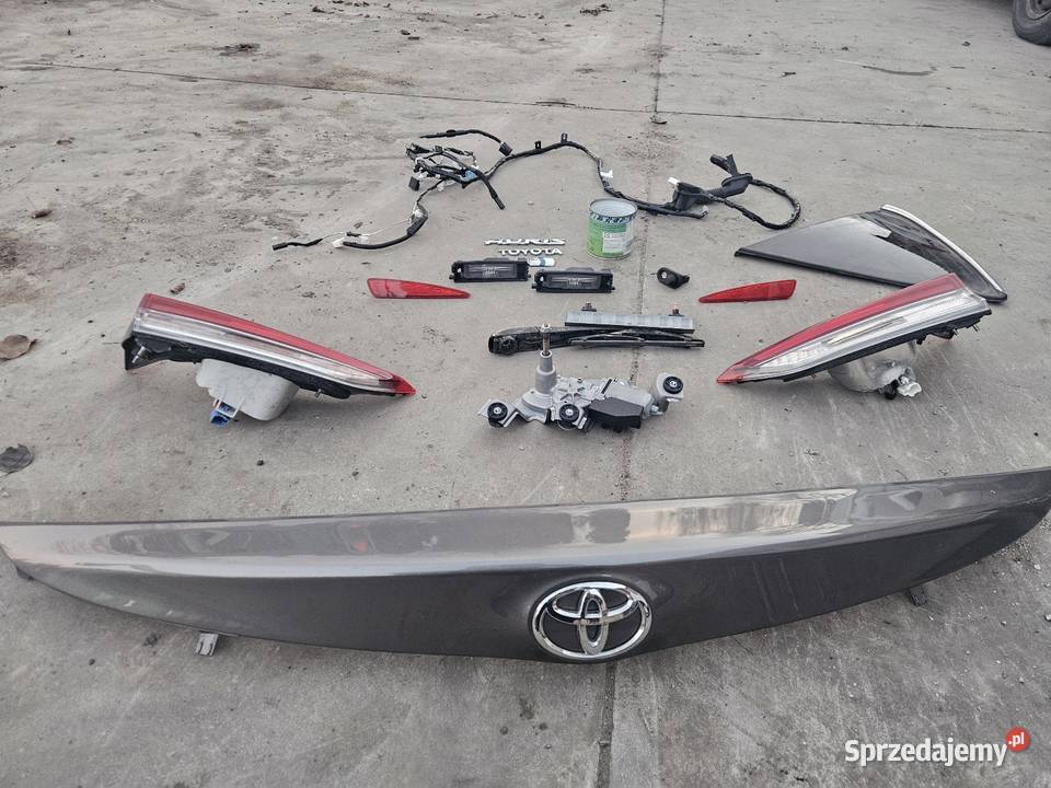 Toyota Auris II 2013r szyba tylna