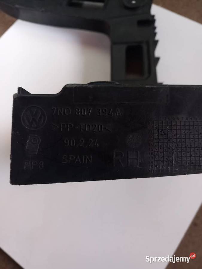 Ślizg zderzaka prawy tył seat alhambra 2010 r