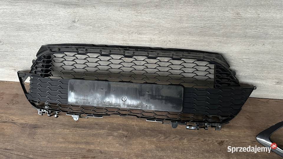 KRATKA ZDERZAKA ŚRODKOWA PRZÓD TOYOTA COROLLA Atrapy Gorzów Wielkopolski