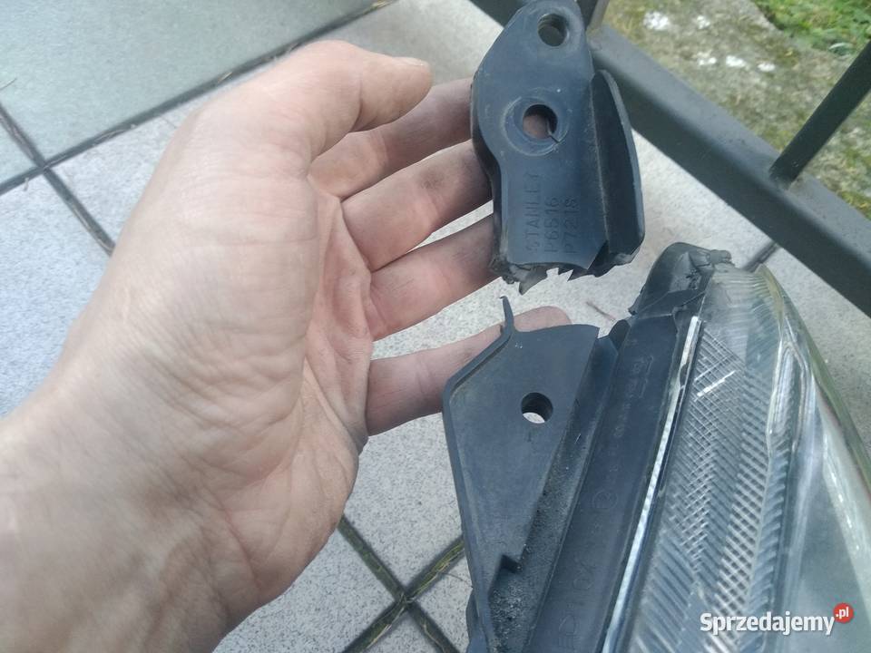 Mazda 2 0714 lampa reflektor lewa przednia przód